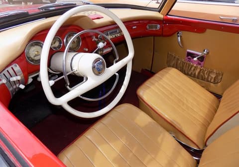 Zaboravljeni ljepotan koji je još 1958. godine oduševio na salonu automobila u New Yorku i ponio laskavu titulu »najljepšeg evropskog putničkog automobila«, fotografija 5