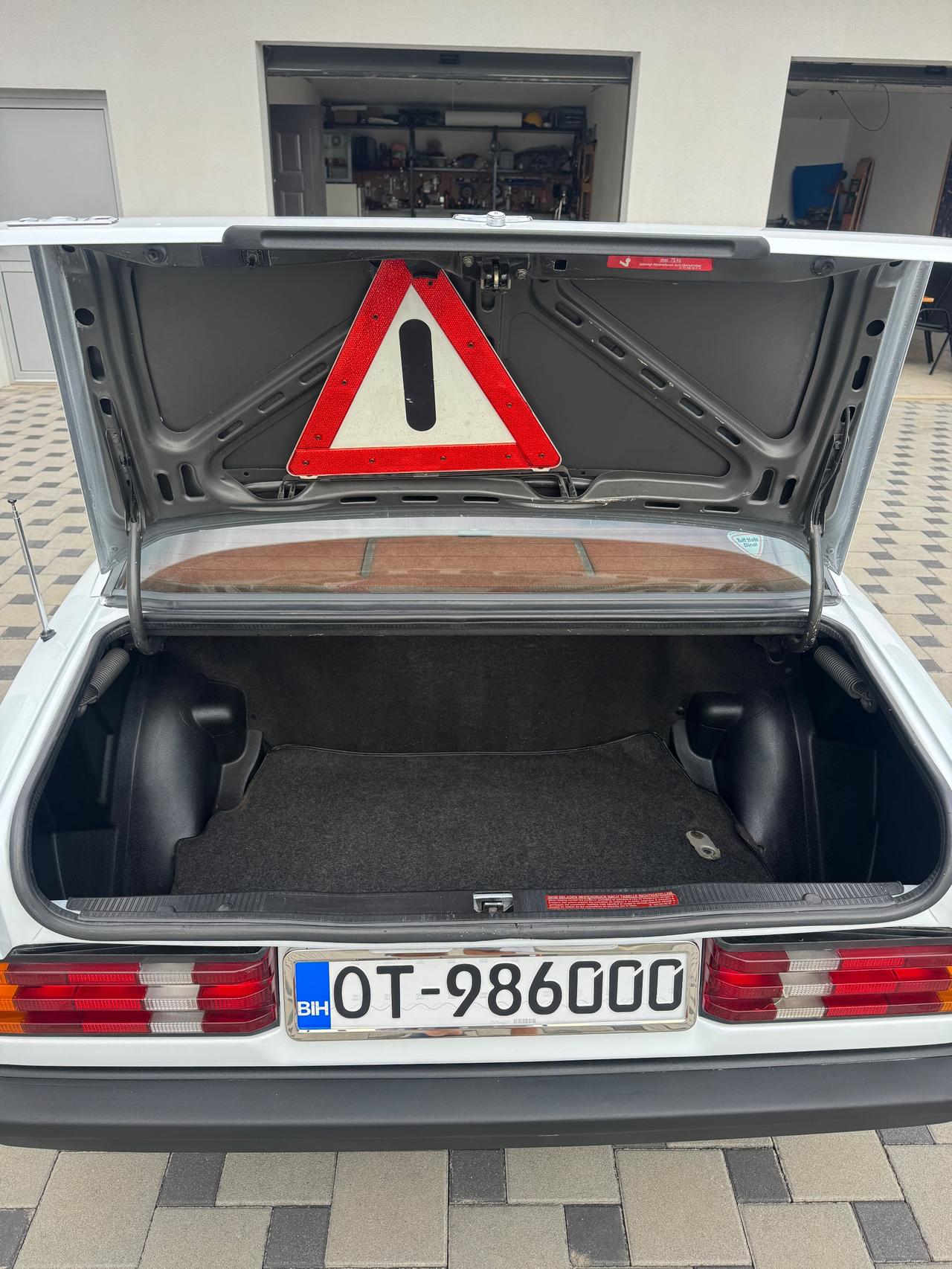 Mercedes-Benz 190 (W201), 1986.